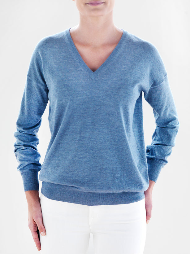 Women&#39;s fit v-neck sweater